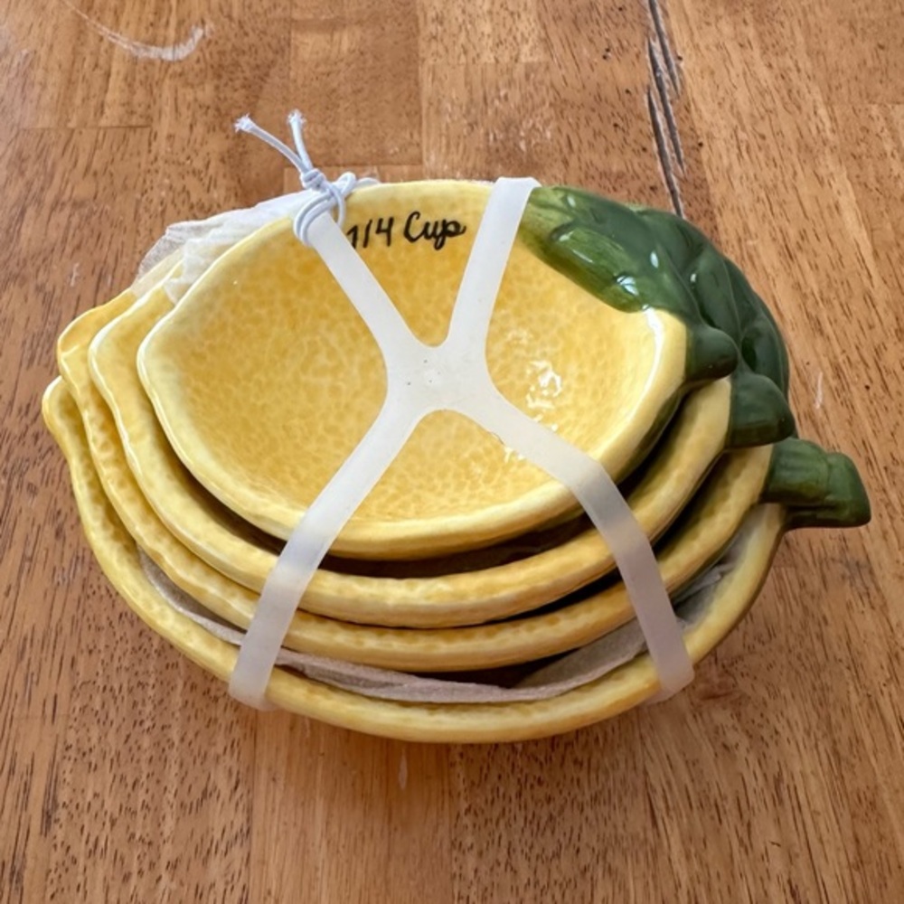 The Bakeshop Set of 4 Lemon Shaped Measuring Cups BRAND NEW!!